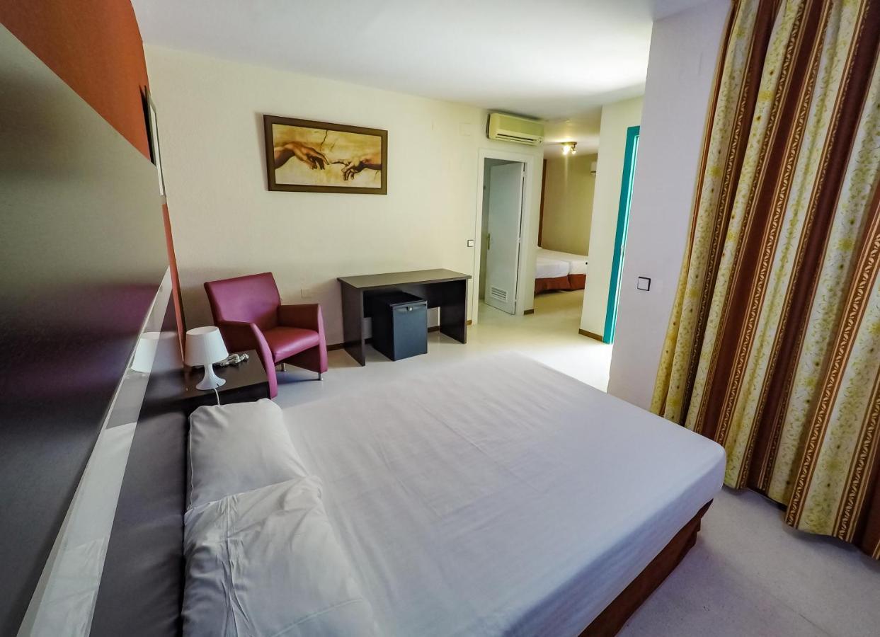 Hotel Jm Jardin De La Reina Guillena Eksteriør billede