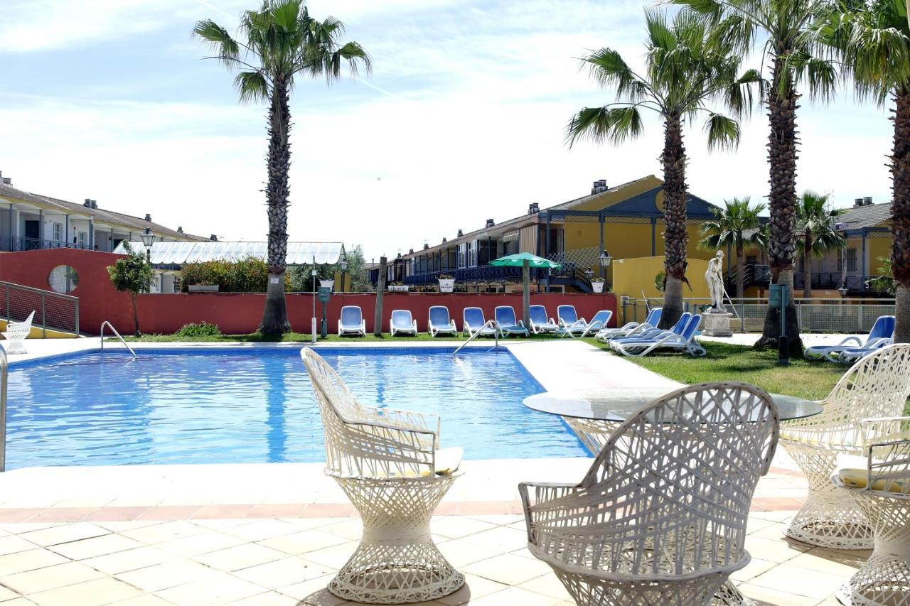 Hotel Jm Jardin De La Reina Guillena Eksteriør billede