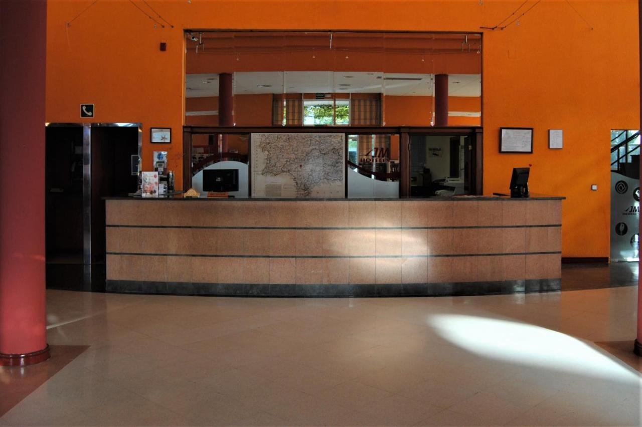 Hotel Jm Jardin De La Reina Guillena Eksteriør billede