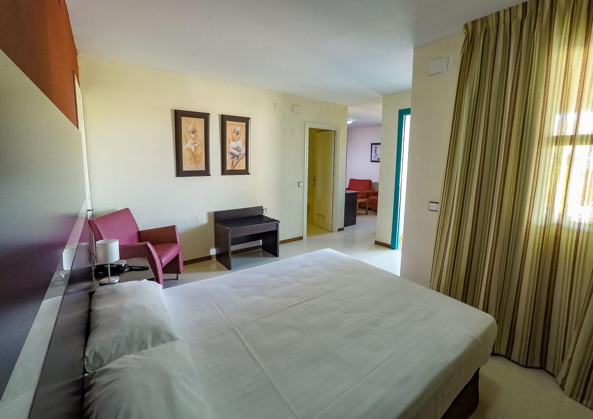 Hotel Jm Jardin De La Reina Guillena Eksteriør billede