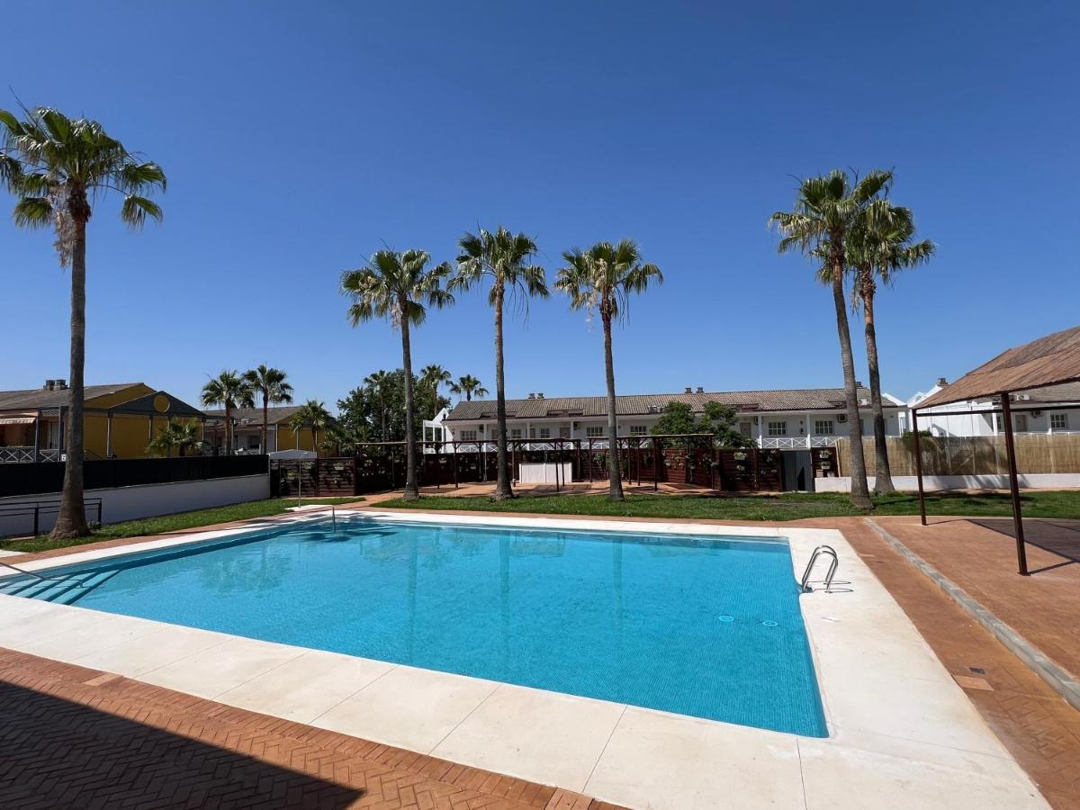 Hotel Jm Jardin De La Reina Guillena Eksteriør billede