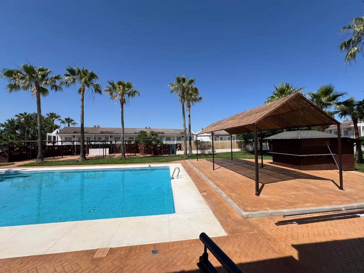 Hotel Jm Jardin De La Reina Guillena Eksteriør billede