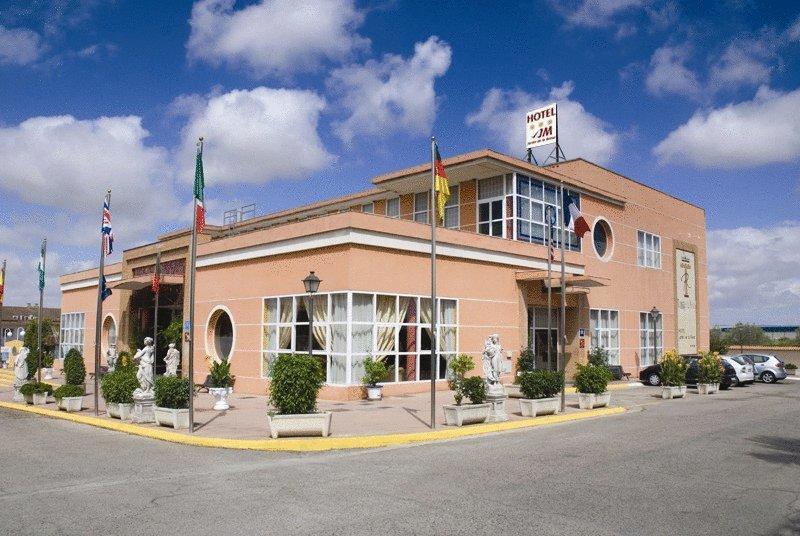 Hotel Jm Jardin De La Reina Guillena Eksteriør billede