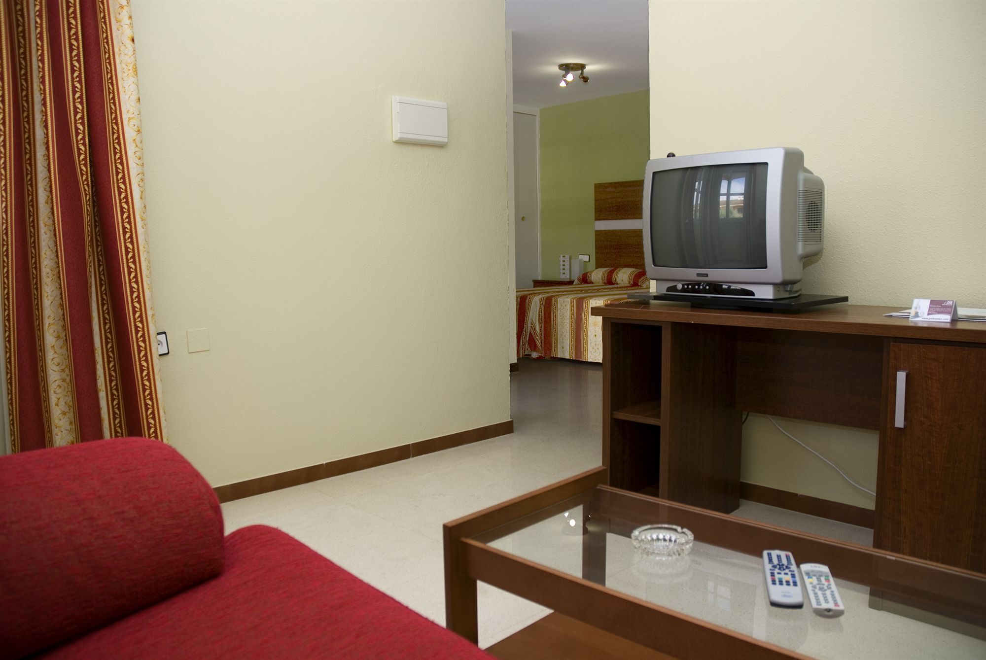 Hotel Jm Jardin De La Reina Guillena Eksteriør billede